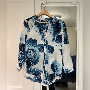 Floral flowy blouse